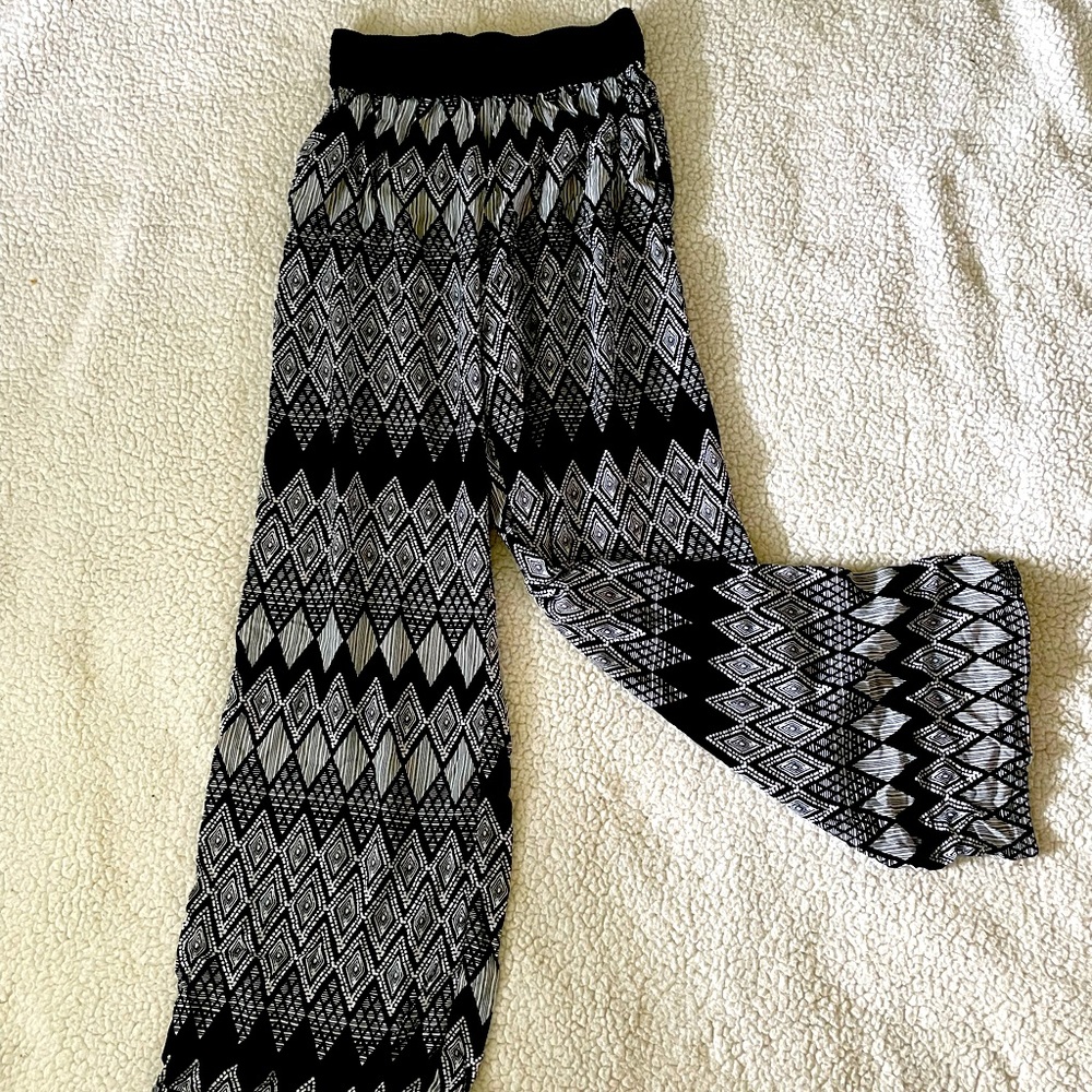 Cute Black & White Boho Wide Leg Pants